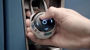 1600萬種密碼組合，科技感十足的觸控密碼鎖